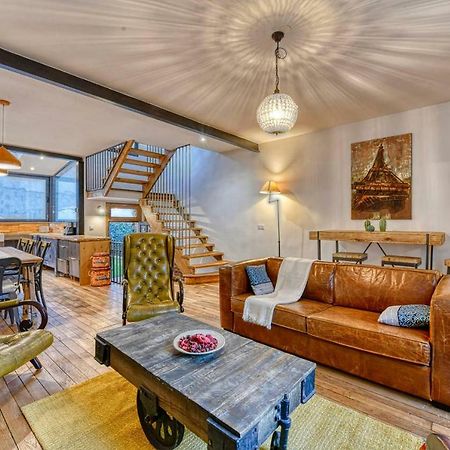 Вілла Chic And Vintage House With Garden Сен-Дені Екстер'єр фото